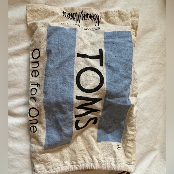 TOMS Baby Shoes - Picture 4 of 5